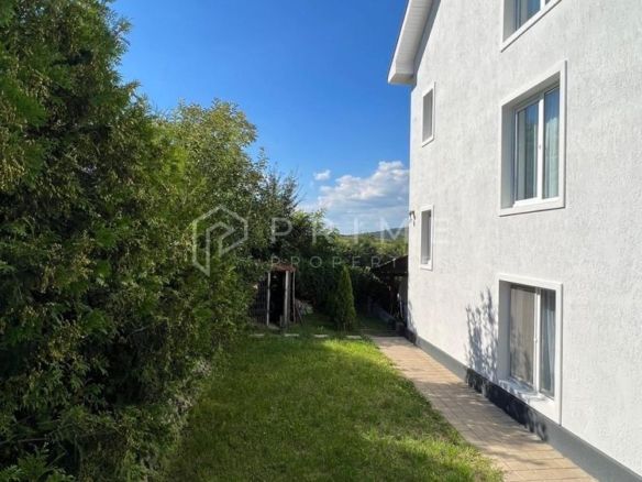 Casă spațioasă structurată pe 4 niveluri – Corunca, zona Rompetrol