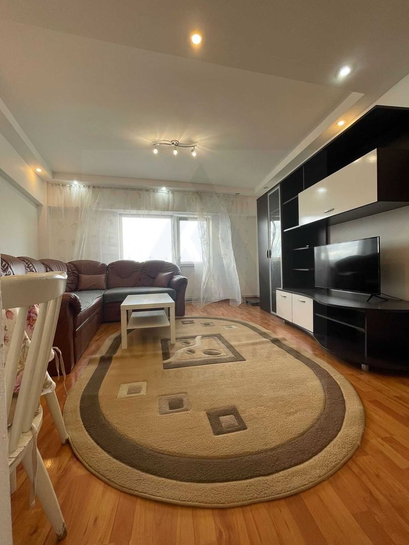 Apartament 3 camere de inchiriat