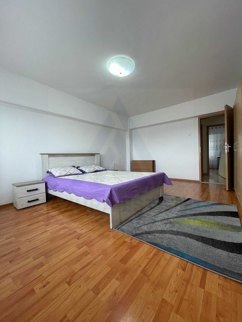 Apartament 3 camere de inchiriat