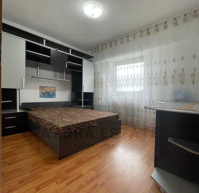 Apartament 3 camere de inchiriat