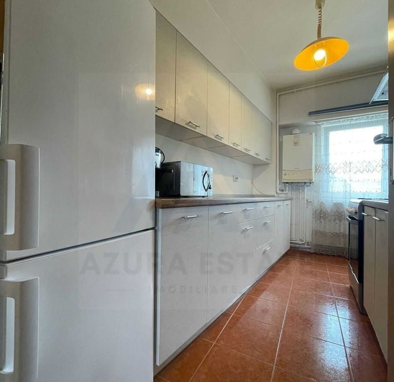 Apartament 3 camere de inchiriat