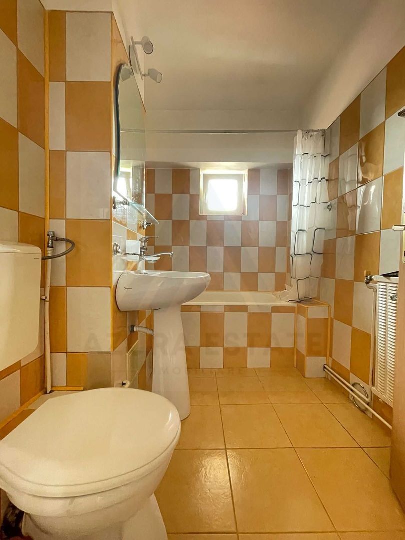 Apartament 3 camere de inchiriat