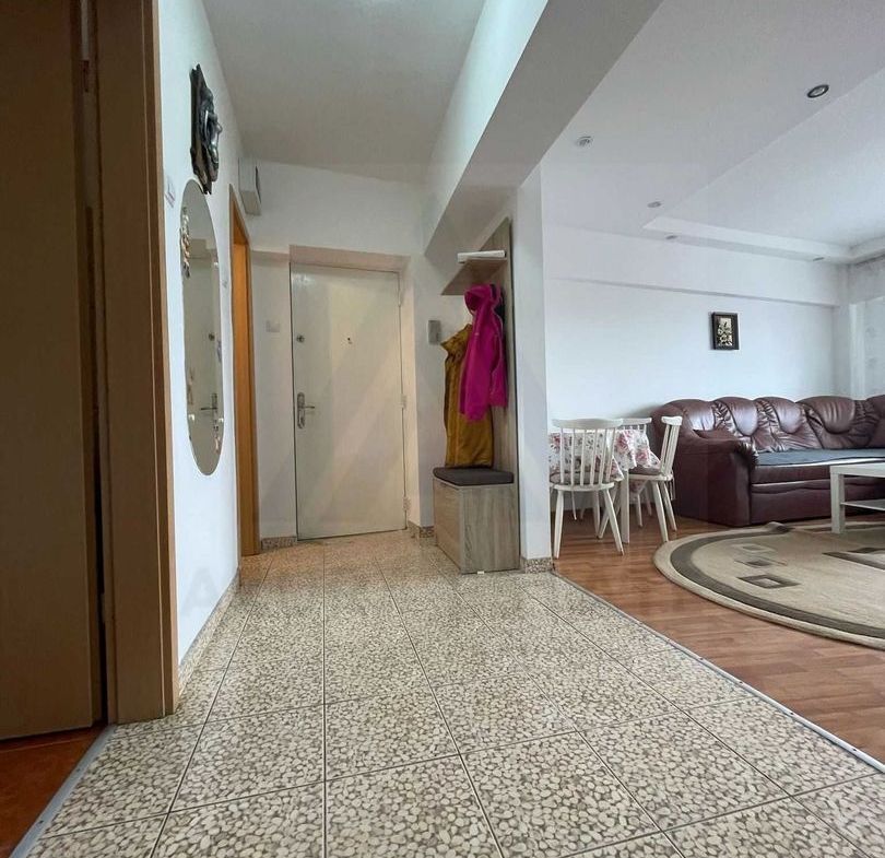 Apartament 3 camere de inchiriat