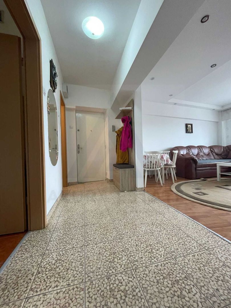 Apartament 3 camere de inchiriat