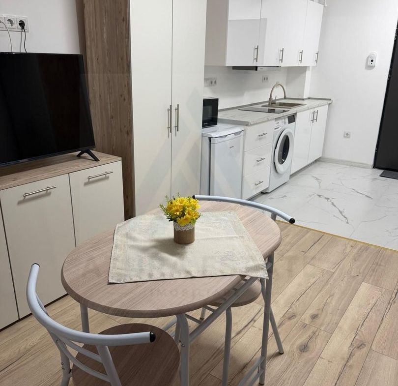 Studio complet mobilat etaj 1 zona Lazaret