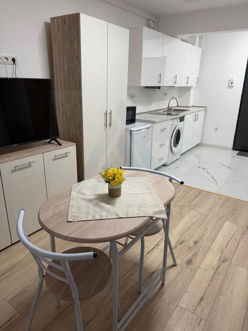 Studio complet mobilat etaj 1 zona Lazaret