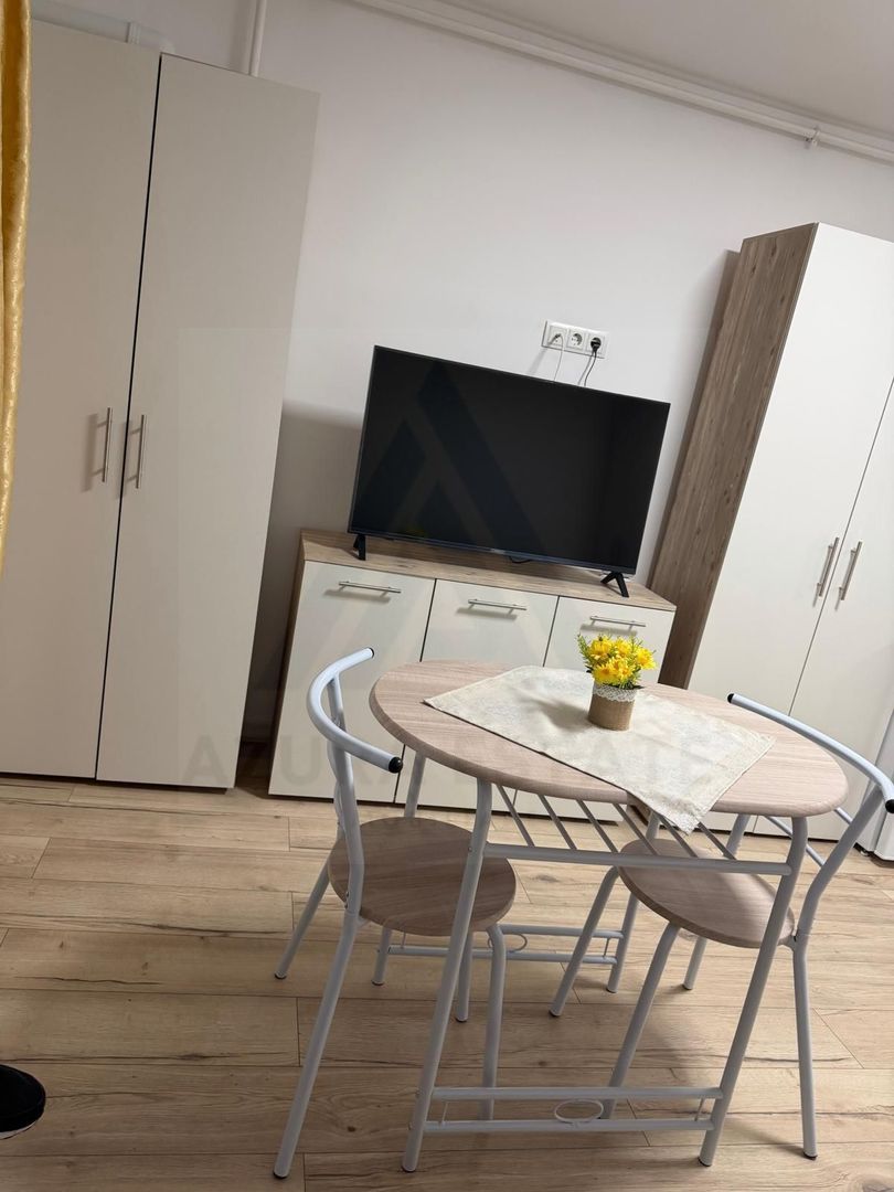 Studio complet mobilat etaj 1 zona Lazaret