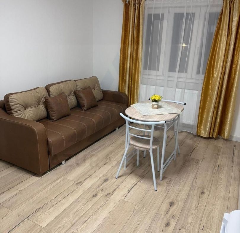 Studio complet mobilat etaj 1 zona Lazaret