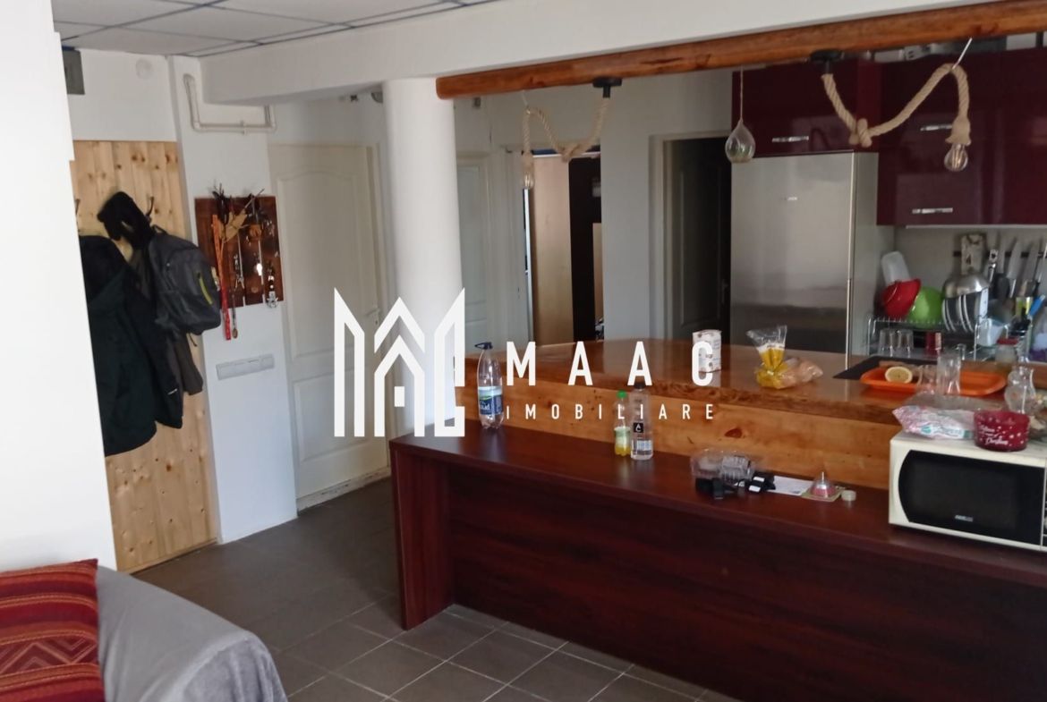 Apartament 3 camere I Curte I Spatiu comercial I Cedonia