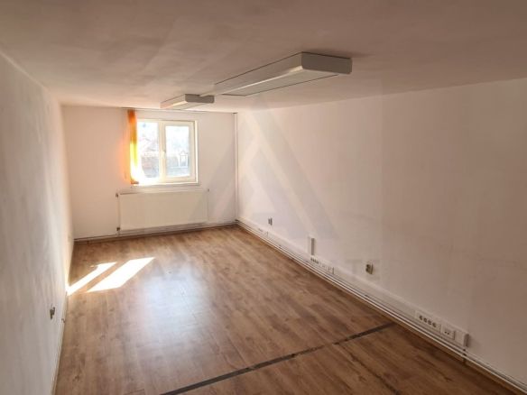 Spațiu birouri 68 mp utili 4 camere hol acces si balcon Bvd Victoriei
