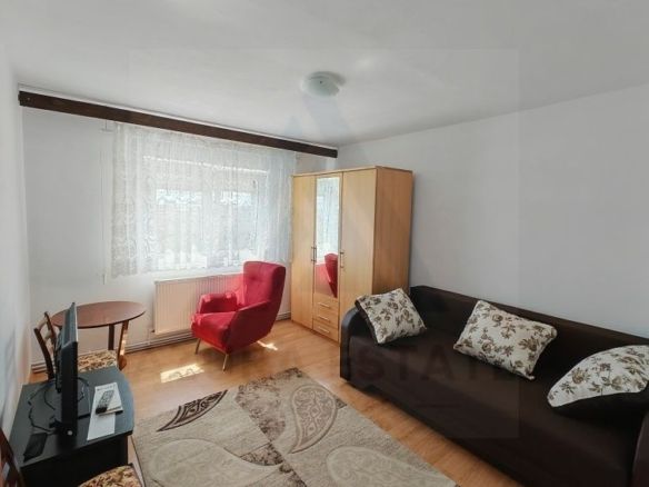 Garsonieră decomandată renovată 25 mp utili in zona Vasile Aaron