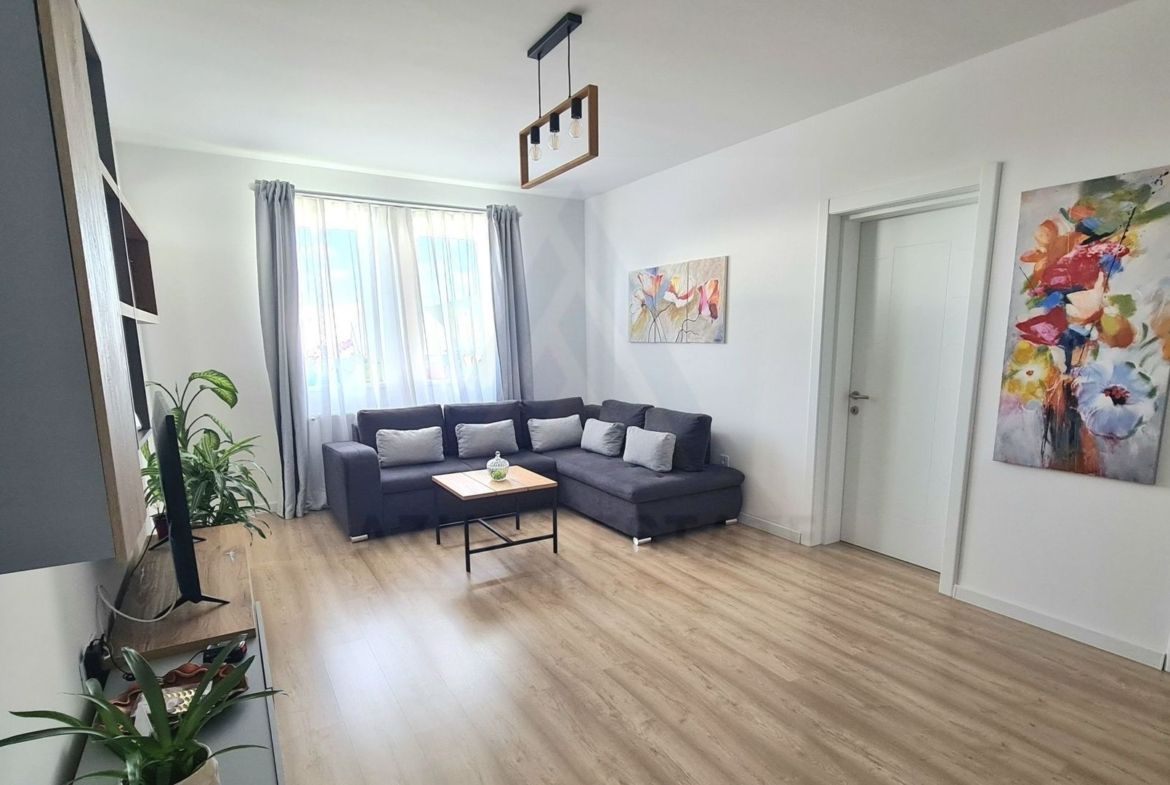 Apartament modern 57 mp utili 2 balcoane loc de parcare zona Lazaret