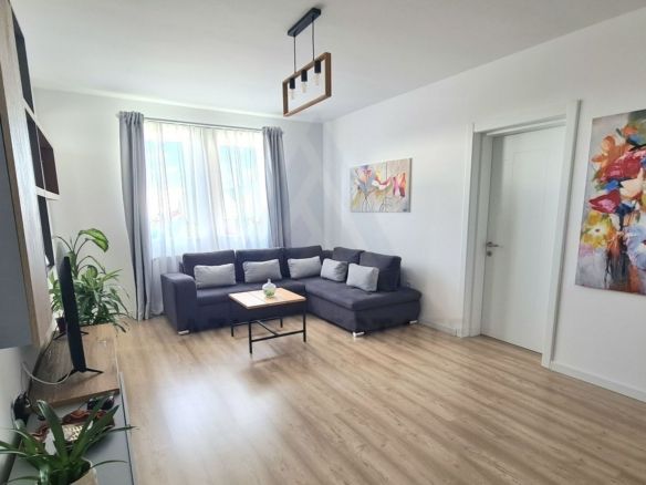 Apartament modern 57 mp utili 2 balcoane loc de parcare zona Lazaret