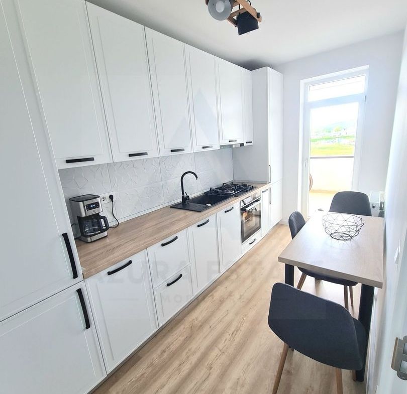 Apartament modern 57 mp utili 2 balcoane loc de parcare zona Lazaret