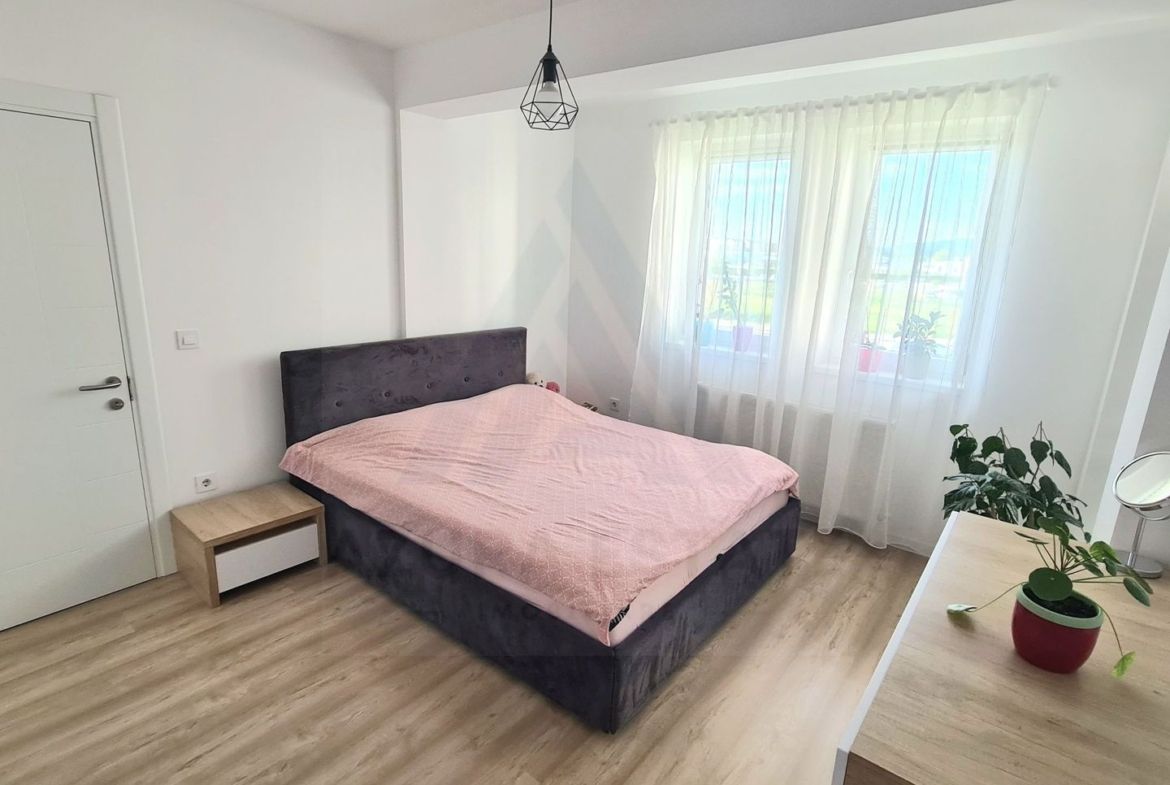 Apartament modern 57 mp utili 2 balcoane loc de parcare zona Lazaret