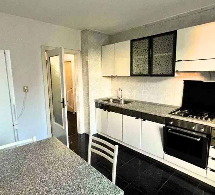 APARTAMENT SPAȚIOS CU 4 CAMERE DE ÎNCHIRIAT – ZONA POLI 2