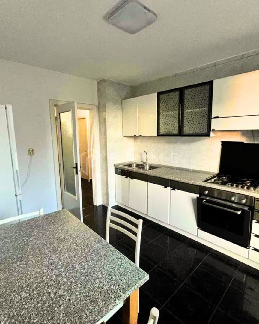 APARTAMENT SPAȚIOS CU 4 CAMERE DE ÎNCHIRIAT – ZONA POLI 2