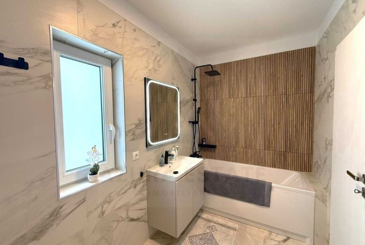 Apartament prima închiriere 3 camere balcon parcare – zona Dedeman