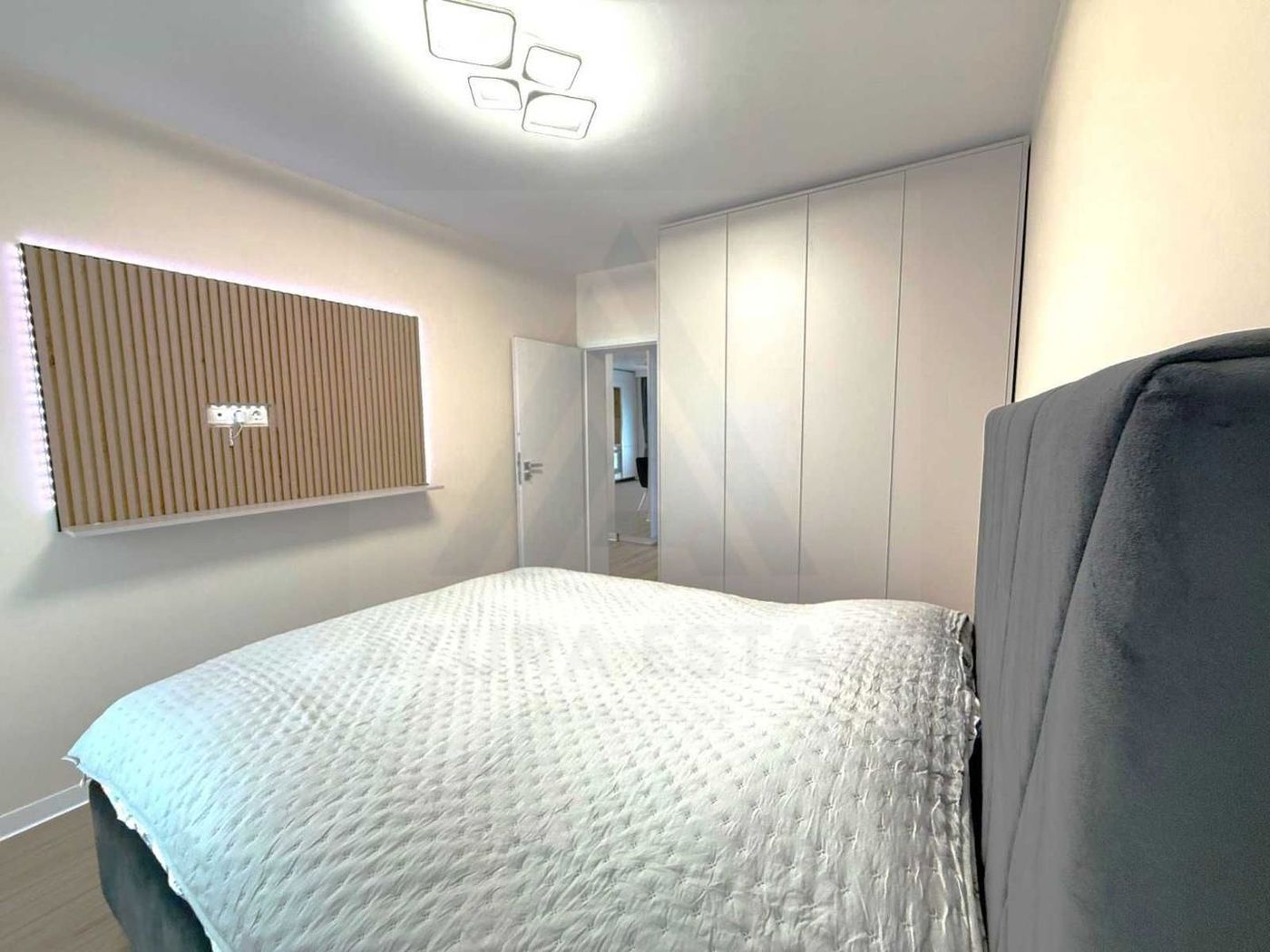 Apartament prima închiriere 3 camere balcon parcare – zona Dedeman