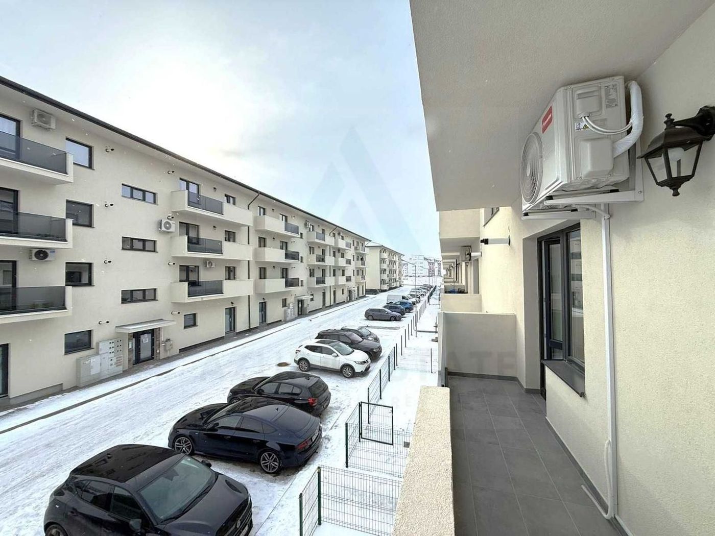 Apartament prima închiriere 3 camere balcon parcare – zona Dedeman