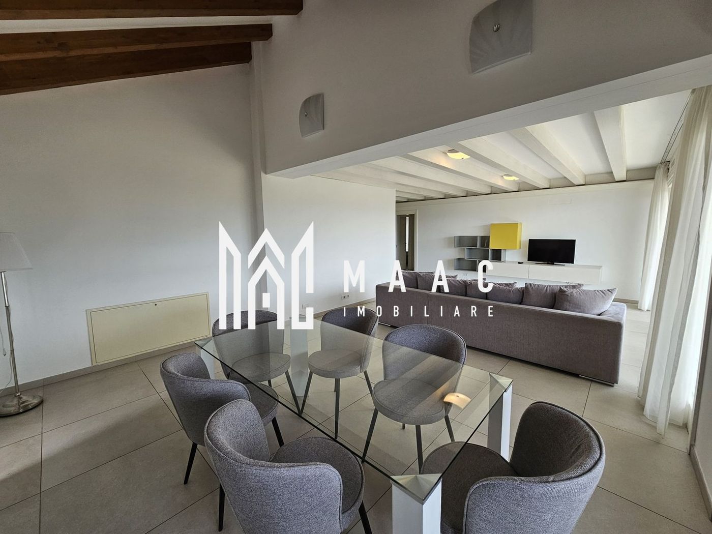 Apartament 3 camere | Etaj 4 | Lift | Calea Dumbravii