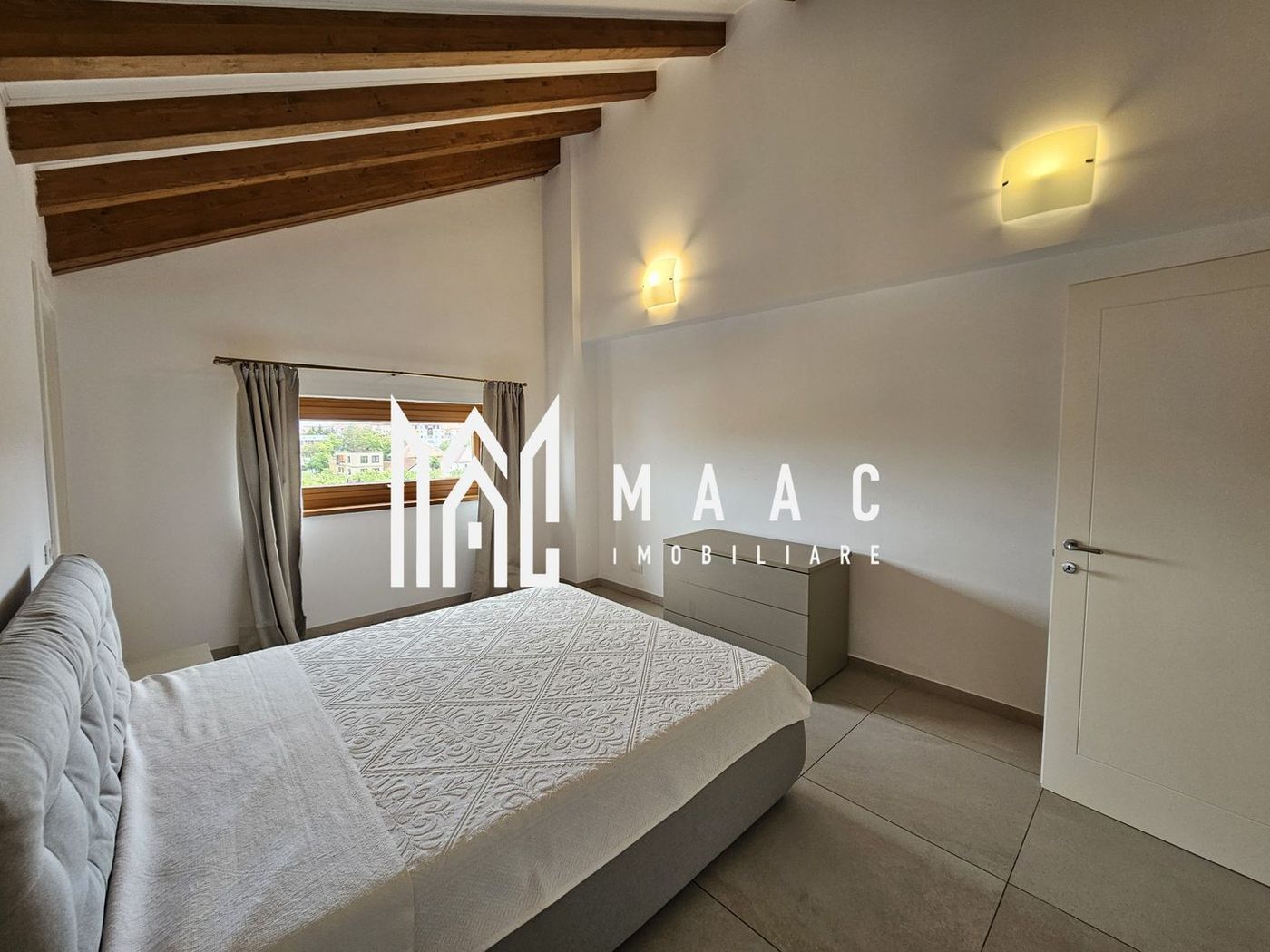 Apartament 3 camere | Etaj 4 | Lift | Calea Dumbravii