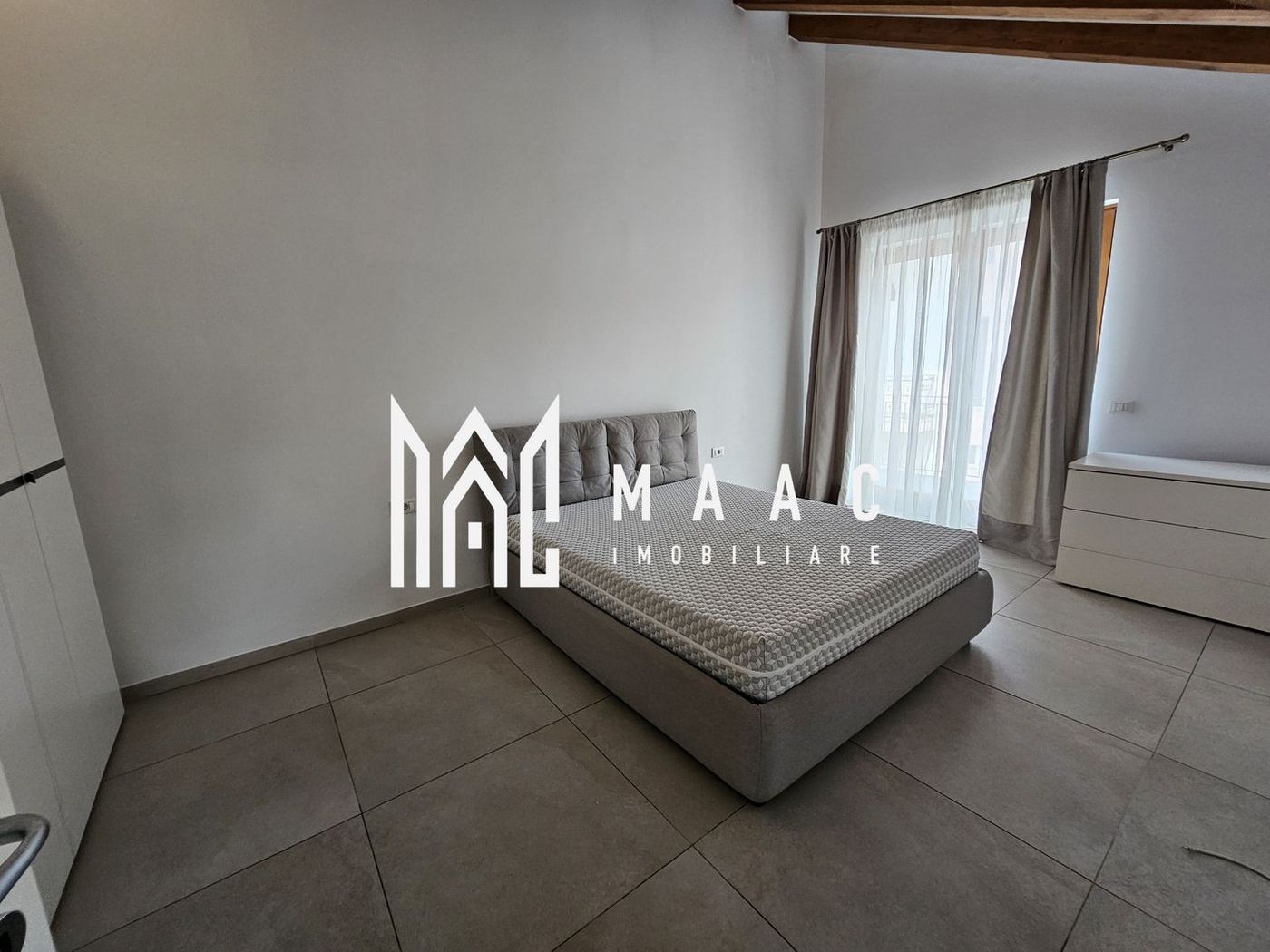 Apartament 3 camere | Etaj 4 | Lift | Calea Dumbravii