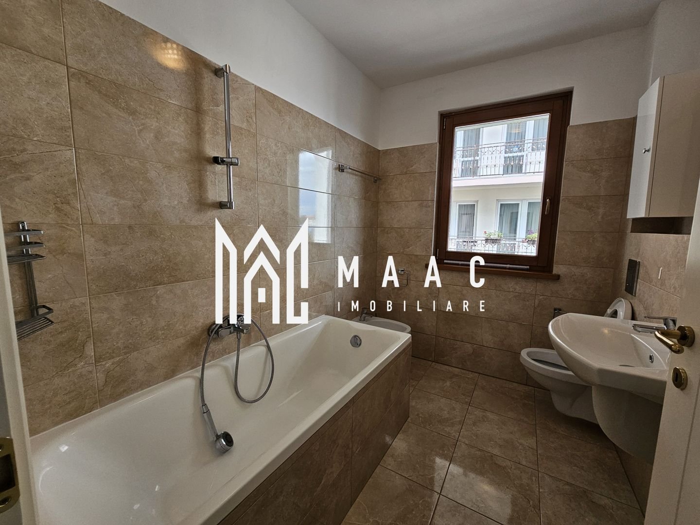 Apartament 3 camere | Etaj 2 | Lift | Calea Dumbravii