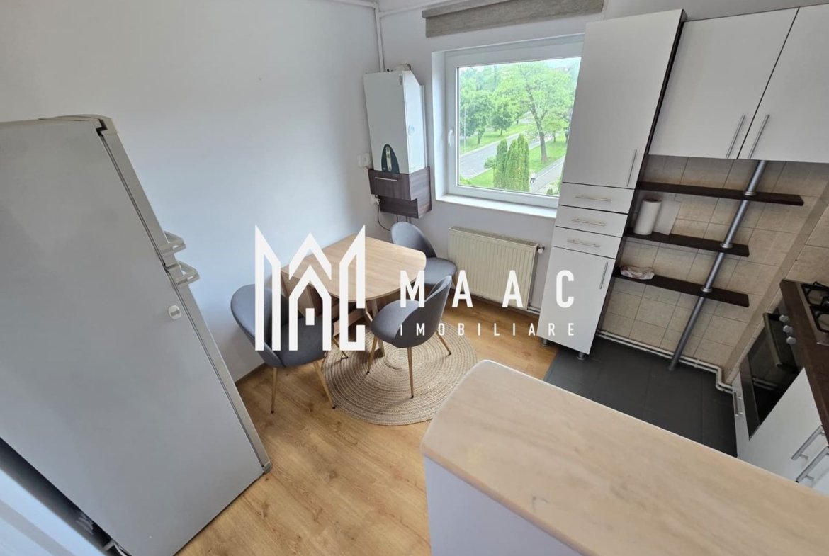 Apartament 3 camere decomandate 2 bai etaj 3 Zona Terezian