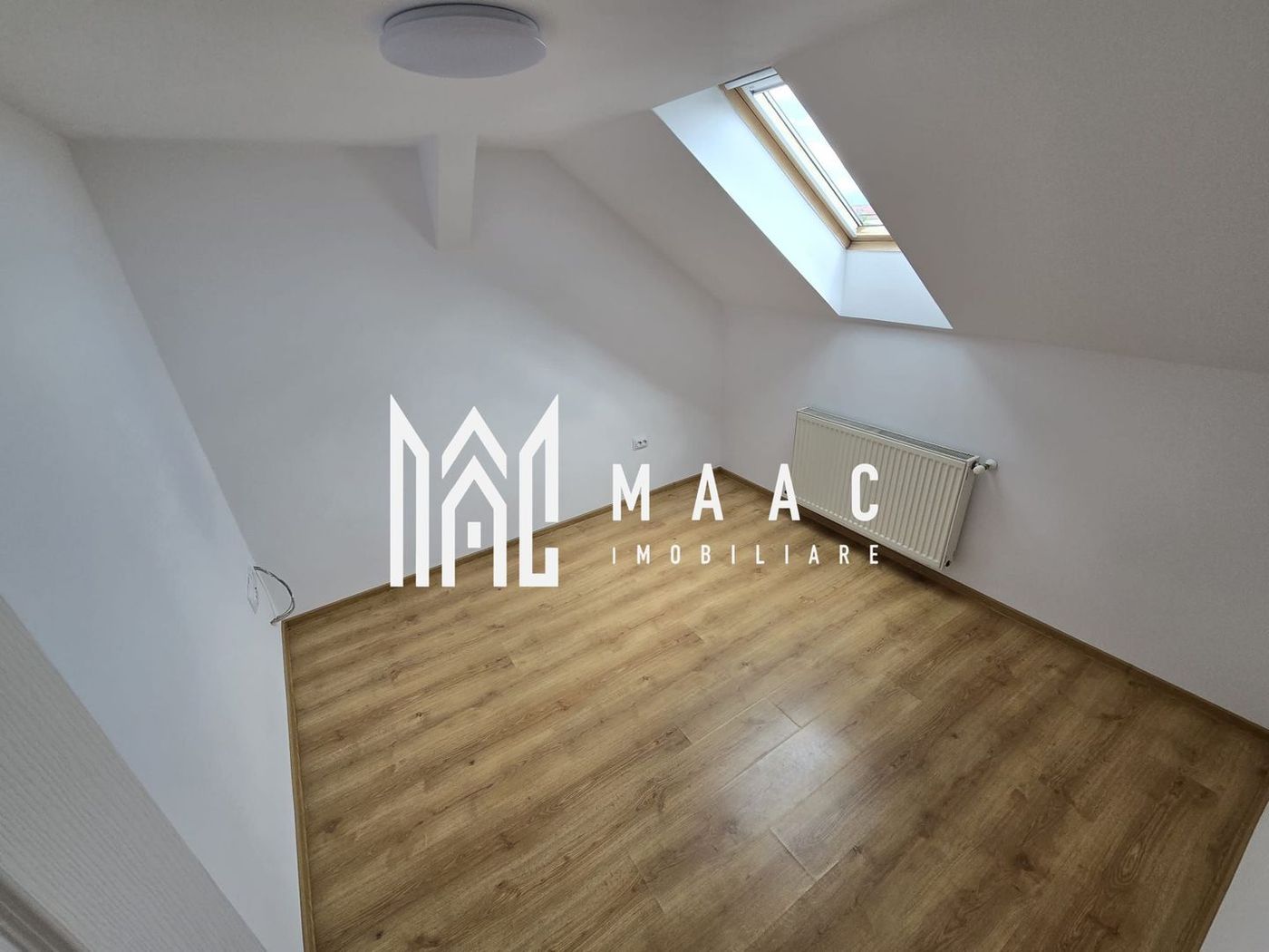 Apartament 3 camere decomandate 2 bai etaj 3 Zona Terezian