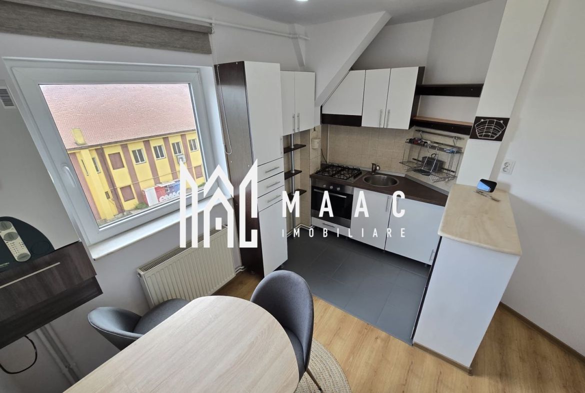 Apartament 3 camere decomandate 2 bai etaj 3 Zona Terezian