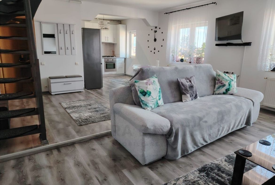 Apartament modern 3 camere 65 mp utili balcon zona Vasile Aaron