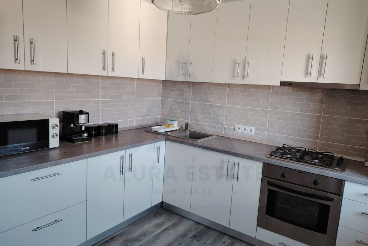 Apartament modern 3 camere 65 mp utili balcon zona Vasile Aaron