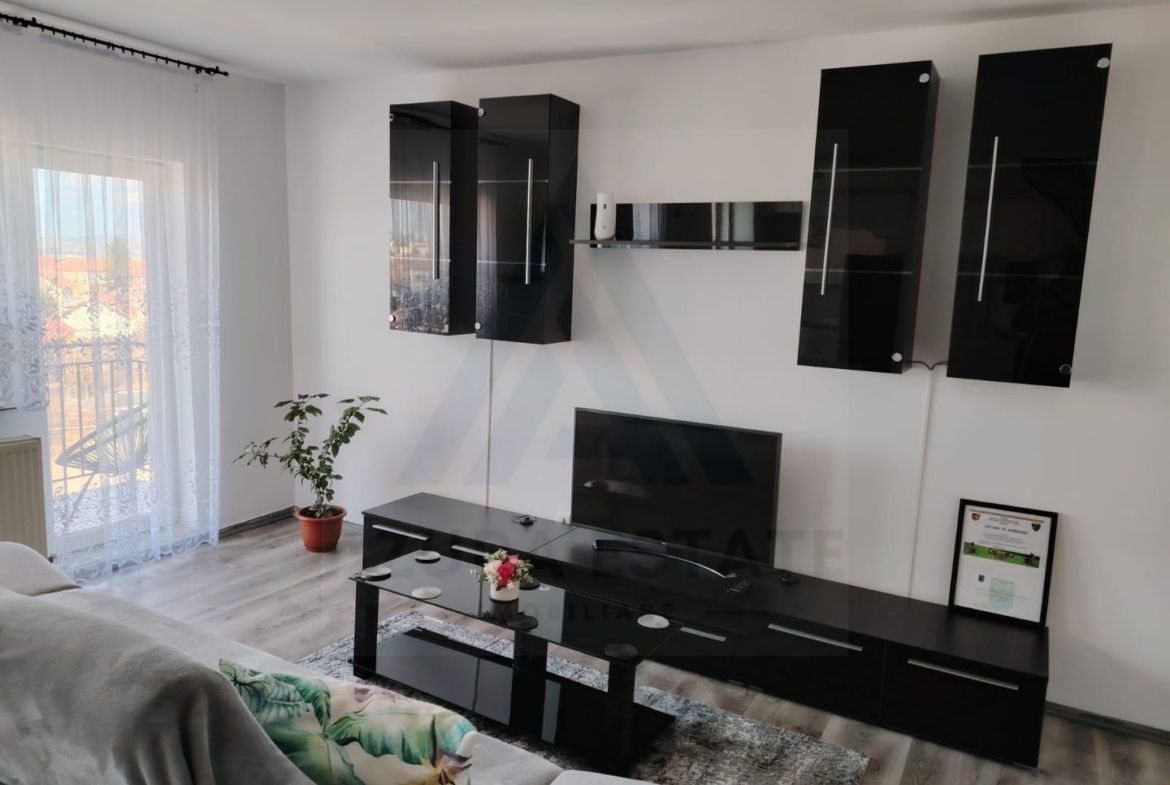 Apartament modern 3 camere 65 mp utili balcon zona Vasile Aaron