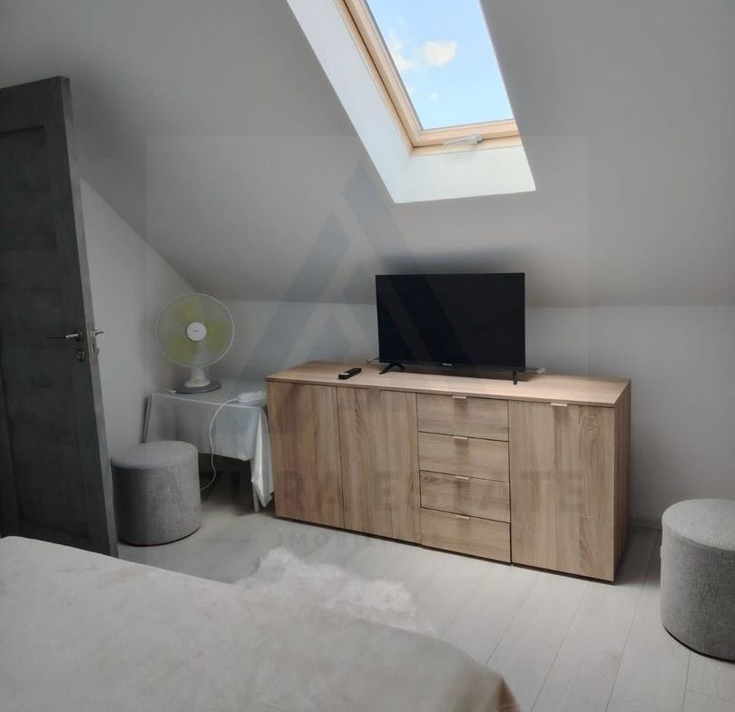 Apartament modern 3 camere 65 mp utili balcon zona Vasile Aaron