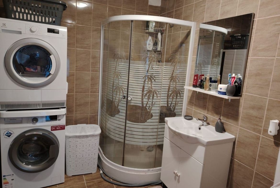 Apartament modern 3 camere 65 mp utili balcon zona Vasile Aaron