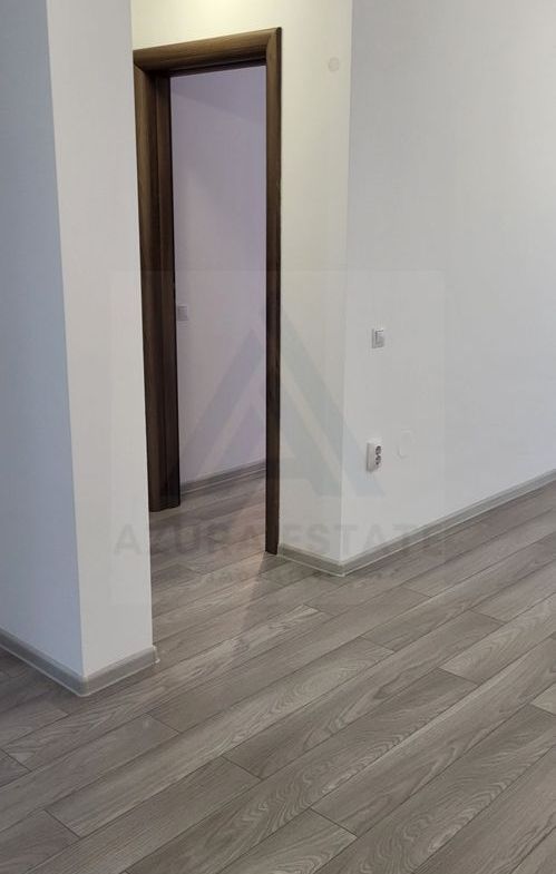 Apartament 3 camere 3 balcoane etaj 1 parcare  Calea Cisnadiei