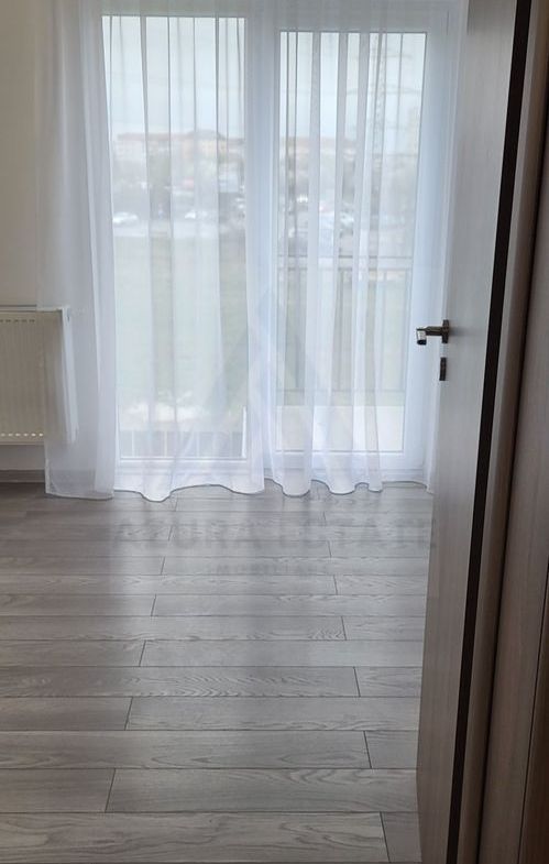 Apartament 3 camere 3 balcoane etaj 1 parcare  Calea Cisnadiei