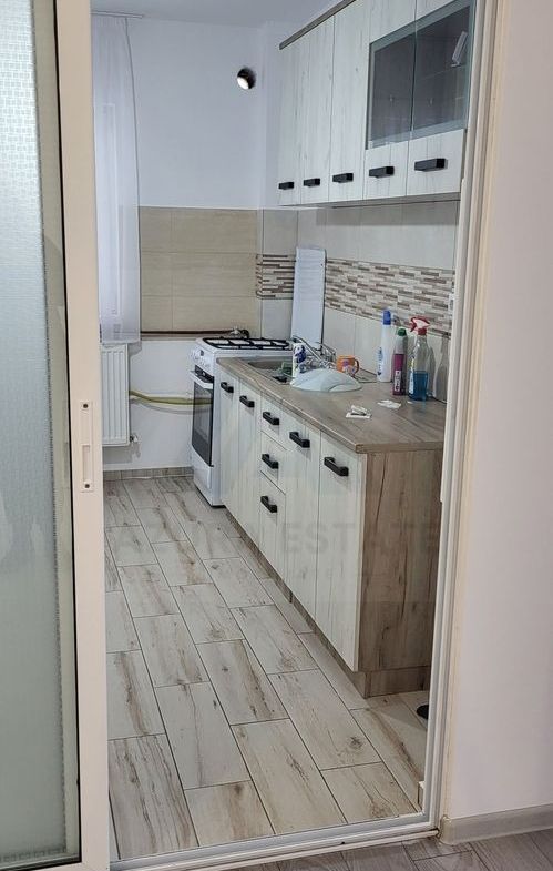 Apartament 3 camere 3 balcoane etaj 1 parcare  Calea Cisnadiei