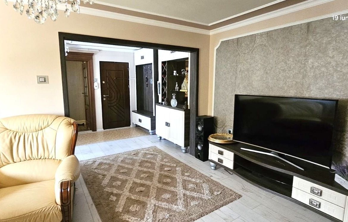 Apartament modern cu 3 camere de închiriat – Siderurgiștilor Vest, 650 euro