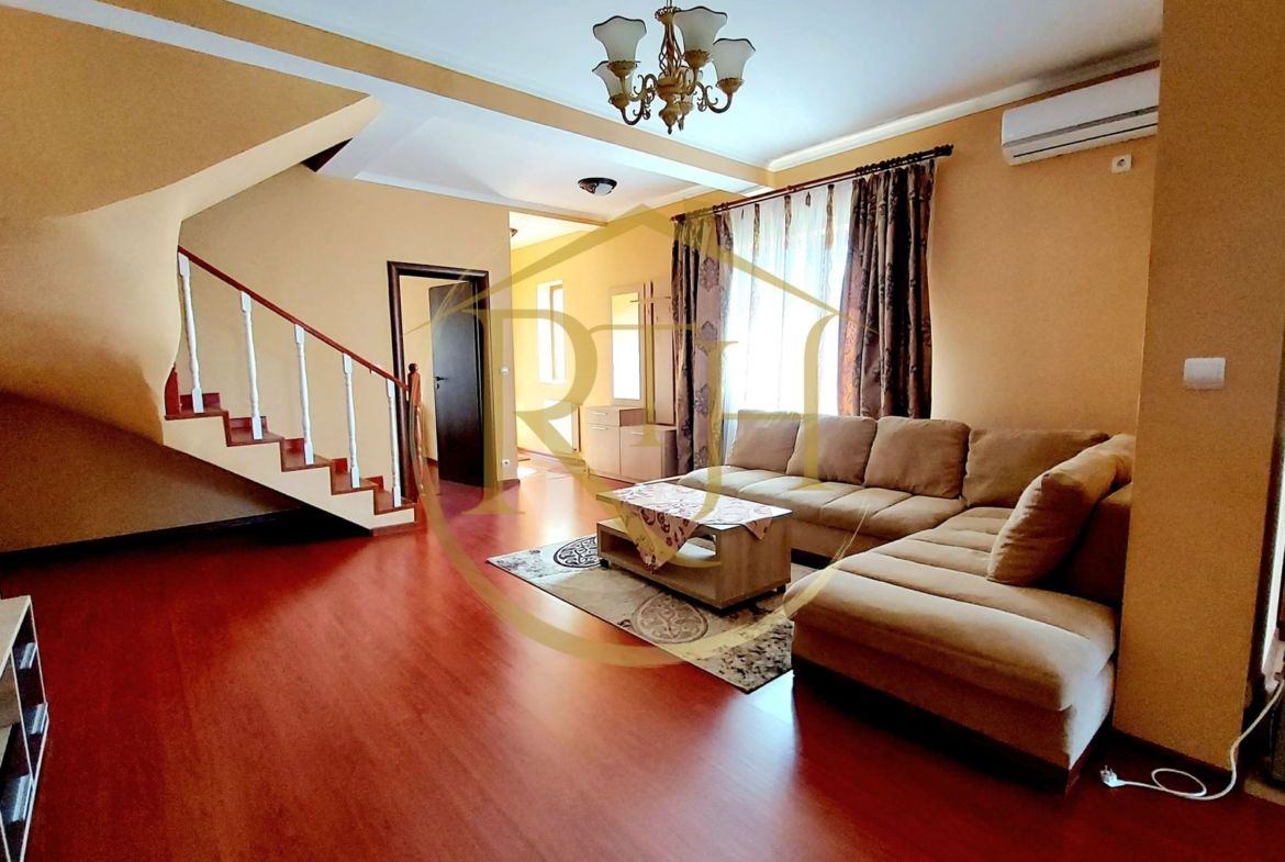 Oferim spre inchiriere casa-duplex,4 camere,Dumbravita aproape de Lidl