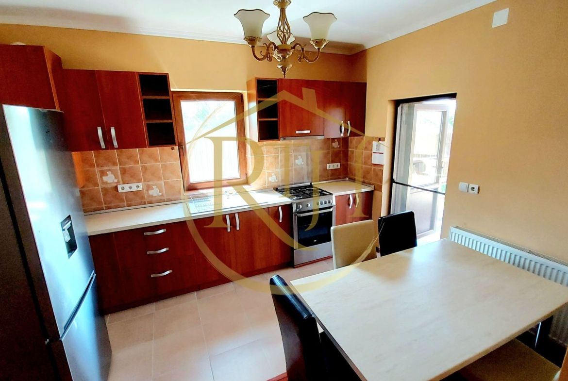 Oferim spre inchiriere casa-duplex,4 camere,Dumbravita aproape de Lidl