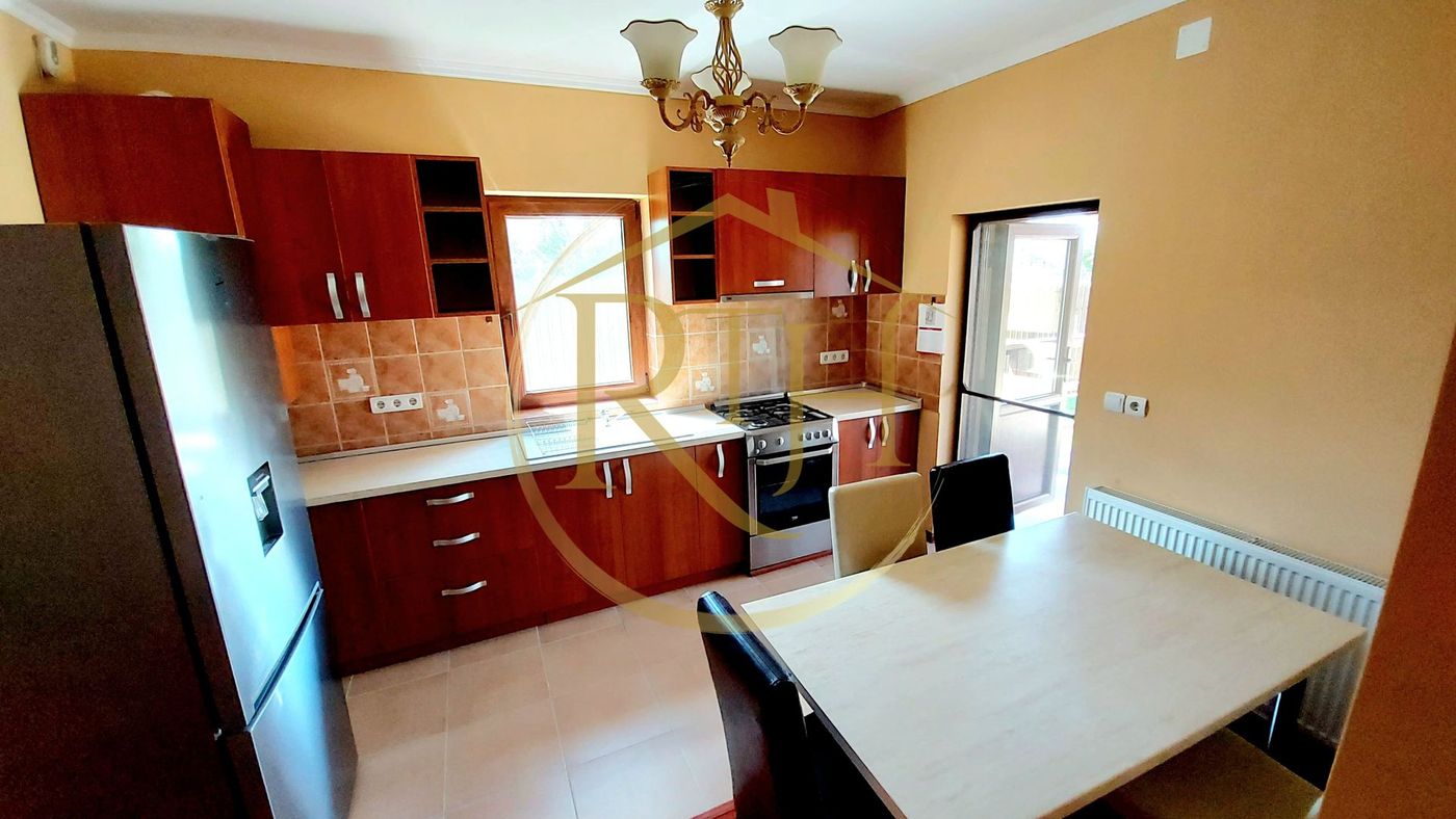 Oferim spre inchiriere casa-duplex,4 camere,Dumbravita aproape de Lidl