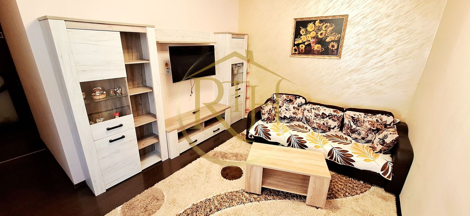 Oferim spre inchiriere apartament spatios, cu 3 camere, aproape de Nokia
