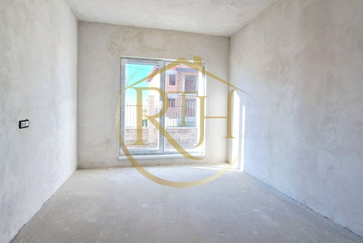 Oferim spre vanzare Case-Duplex cu 4 camere, situate in Giroc,  0% comision