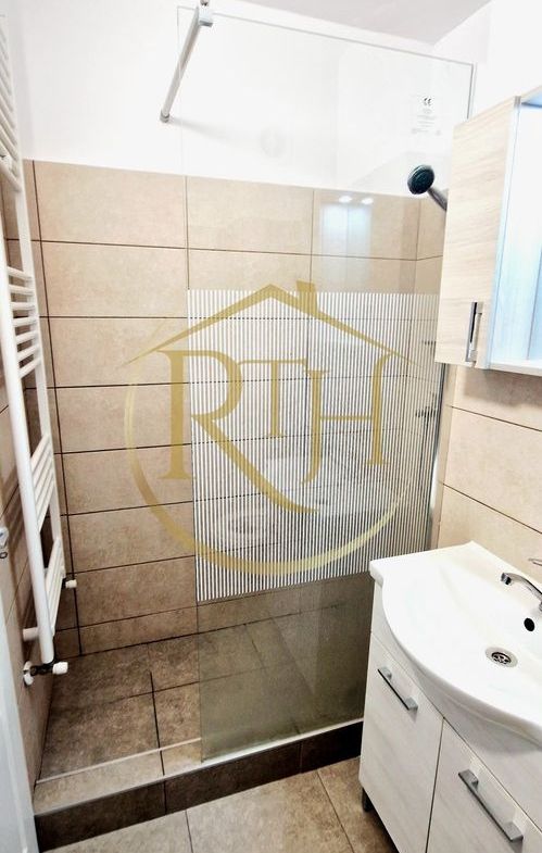 Inchiriez apartament modern cu 2 camere –zona Circumvalatiunii-Complex Favorit