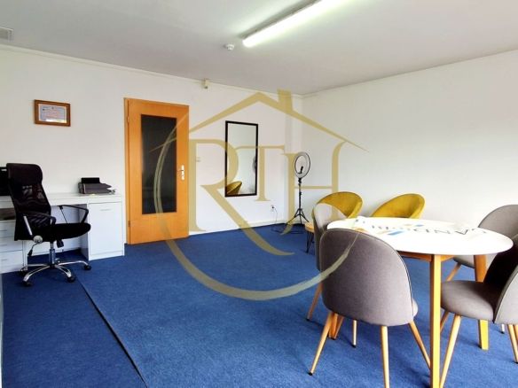 Oferim spre inchiriere spatii pentru birouri, zona Soarelui, Parcare privata
