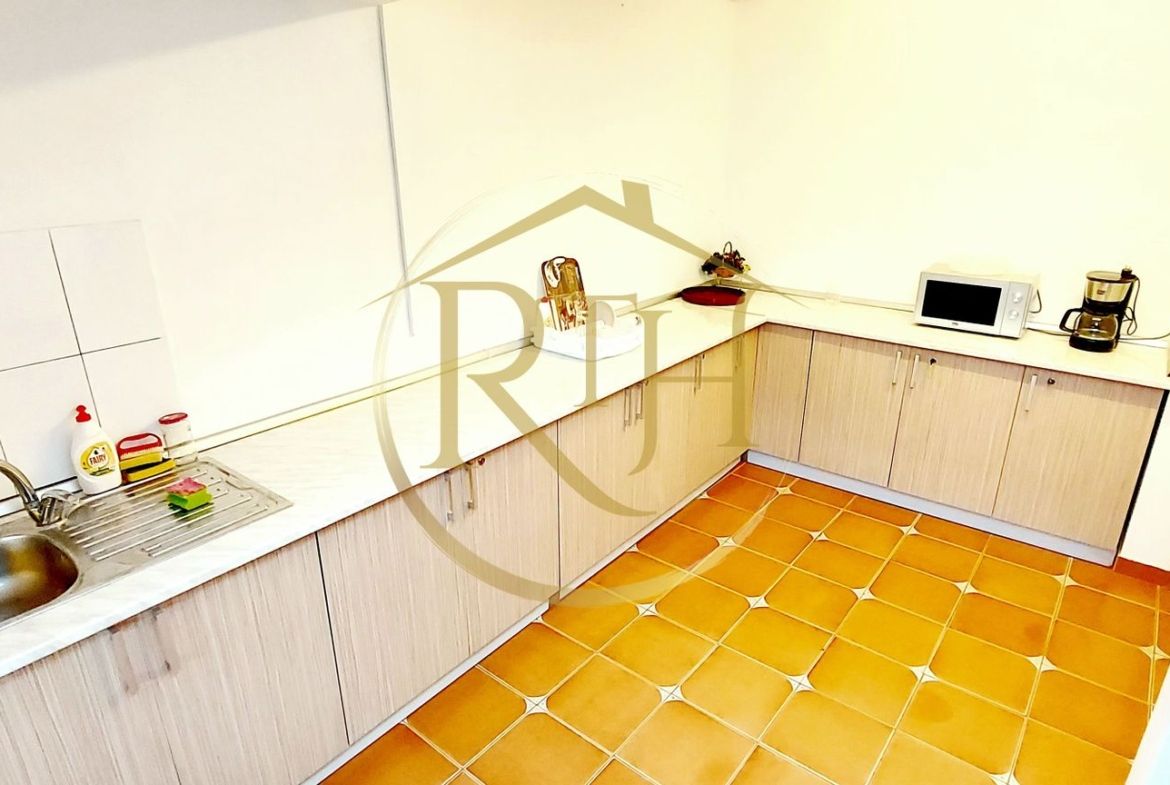 Oferim spre inchiriere spatii pentru birouri, zona Soarelui, Parcare privata