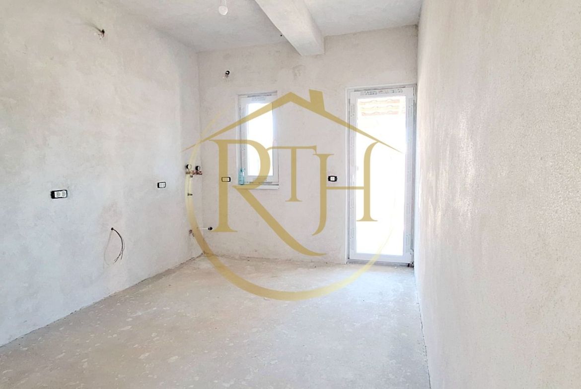 Oferim spre vanzare Case-Duplex cu 4 camere, situate in Giroc,  0% comision