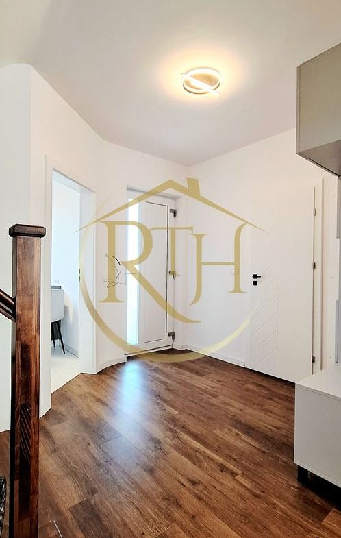 Oferim spre vanzare Casa tip Duplex, situata in Giroc in apropiere de DAF